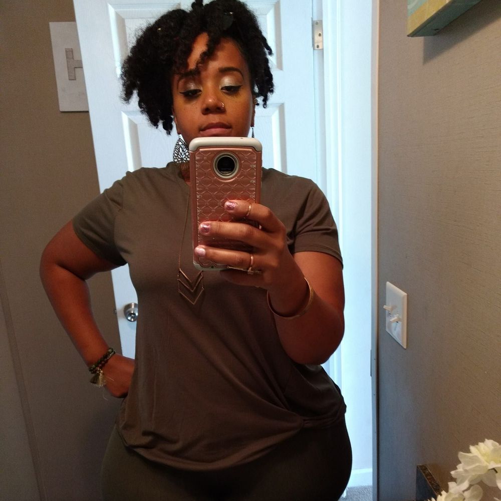 Meet your Posher, Alaya